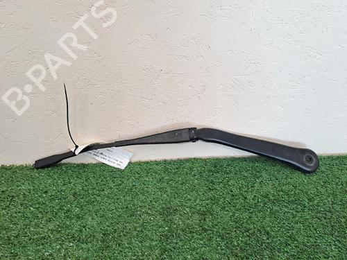 Used Front windshield wiper arm BMW 3 Touring (E91) 318 d (143 hp) 24821766