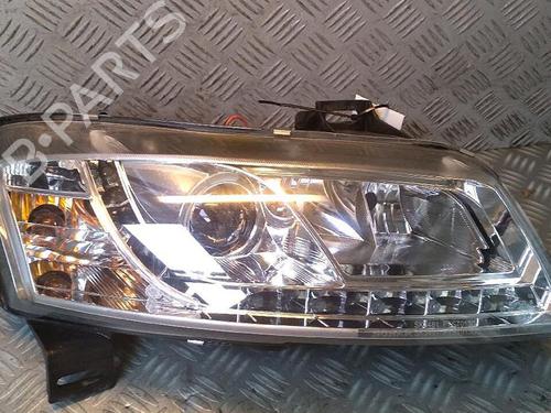 Used Right headlight FIAT STILO (192_) 1.9 JTD (192_XF1A) (80 hp) 30070763