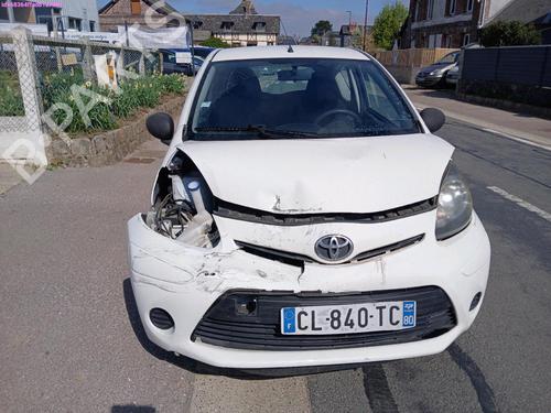 Brugte TOYOTA AYGO (_B1_) 1.0 (KGB10_, KGB10R) (68 hp) 4414412