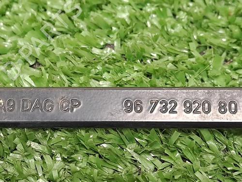 front-windshield-wiper-arm-peugeot-208-i-ca_-cc_-2012-2013-2014-2015-2016-2017-2018-2019-2020-2021-30065587 main image