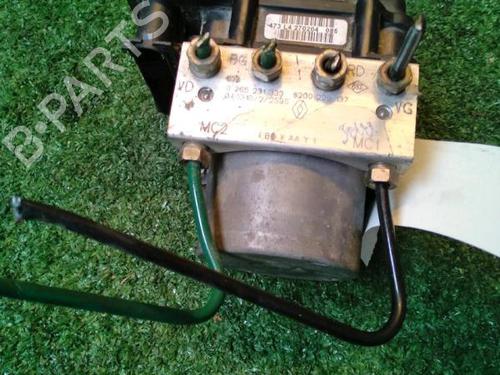 Used ABS pump ABS pump RENAULT CLIO II (BB_, CB_) 1.4 16V (B/CB0P, BB13) (98 hp) 29950965 29950965
