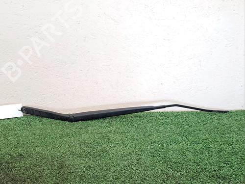 Used Front windshield wiper arm RENAULT CLIO IV (BH_) 1.2 16V (73 hp) 25907833