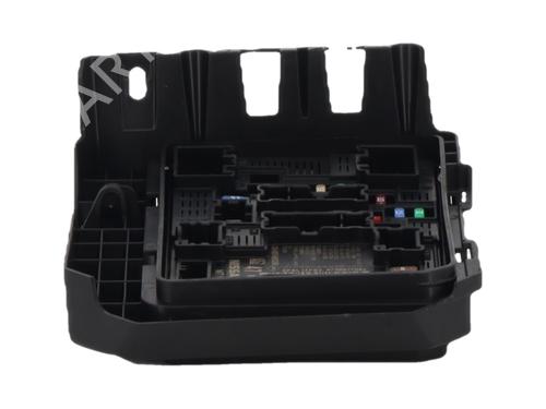 Used Fuse box Fuse box RENAULT CLIO V (B7_) 1.0 TCe 90 (B7MT) (91 hp) 40173712 40173712