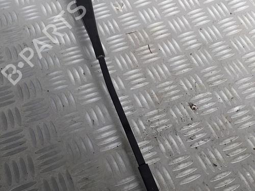 Used Front windshield wiper arm SUZUKI SWIFT IV (FZ, NZ) 1.2 (AZH412, ZC72S) (94 hp) 30070273