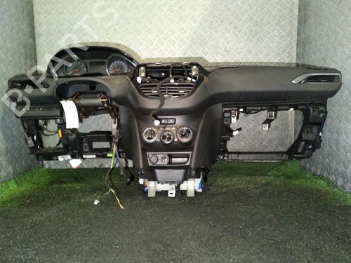 Used Dashboard PEUGEOT 208 I (CA_, CC_) 1.2 VTI 82 (82 hp) 23987477