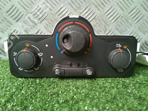 Used Climate control Climate control RENAULT CLIO III (BR0/1, CR0/1) 1.2 16V (BR02, BR0J, BR11, CR02, CR0J, CR11) (75 hp) 30071419 30071419