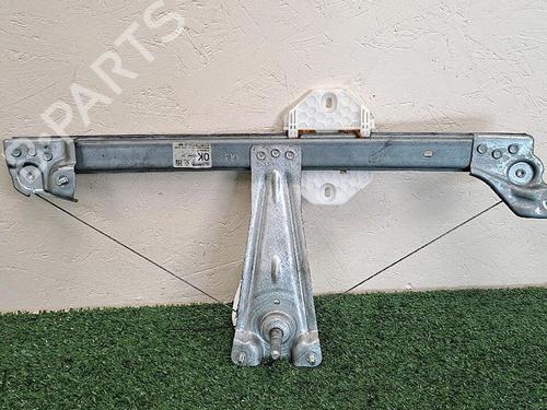 Used Rear right window mechanism DACIA SANDERO II 1.5 dCi 75 / Blue dCi 75 (B8JW, B8M4, B8AH, B8M7, B8M6) (75 hp) 30064145