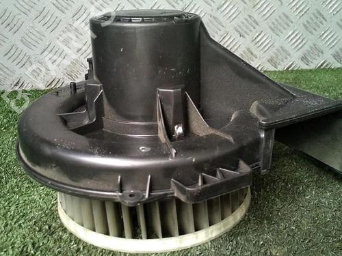 Used Heater blower motor Heater blower motor SEAT IBIZA IV (6J5, 6P1) 1.6 TDI (90 hp) 30076215 30076215