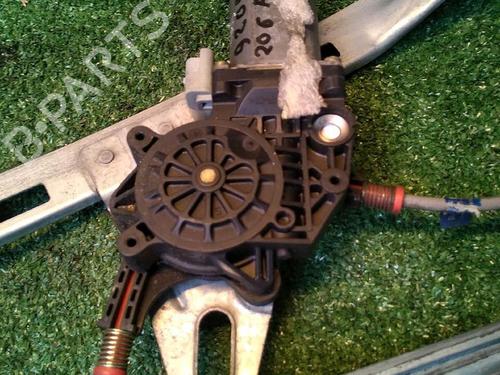 Lève-vitre avant gauche PEUGEOT 206 Hatchback (2A/C) 1.9 D (69 hp) 30072830