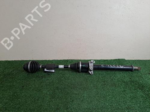 Drivaksel fortil Højre BMW 1 (F40) 116 i (109 hp) 30708731