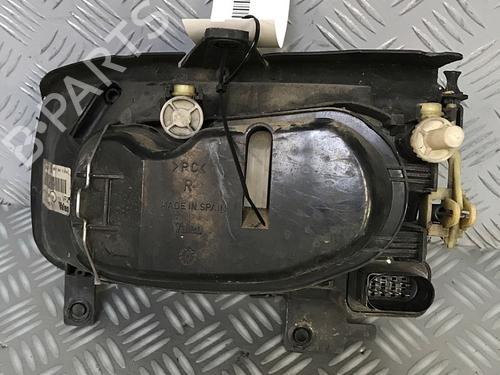 Used Right headlight VW POLO (6N2) 1.4 16V (75 hp) 30074533