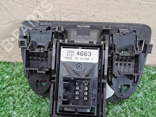 switch-opel-zafira-tourer-c-p12-2011-31336970 main image