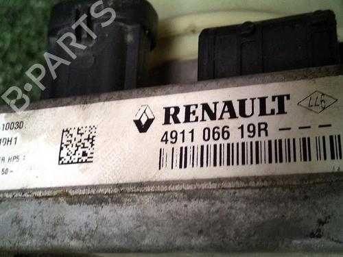 Used Steering pump DACIA SANDERO 1.5 dCi (75 hp) 30075922