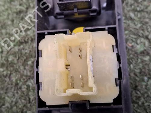 Used Left front window switch RENAULT CLIO IV (BH_) 1.5 dCi 90 (90 hp) 30065888