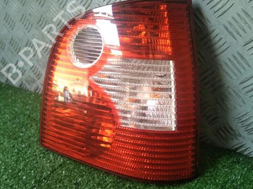 Højre baglygte VW POLO IV (9N_, 9A_) 1.4 TDI (75 hp) 30071305