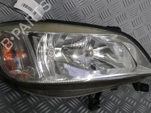 Used Right headlight OPEL ZAFIRA A MPV (T98) 2.2 DTI 16V (F75) (125 hp) 30065259
