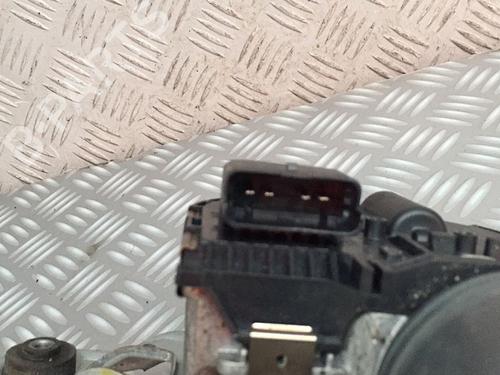 Used Front wiper motor PEUGEOT 5008 (0U_, 0E_) 1.6 HDi (112 hp) 29952373
