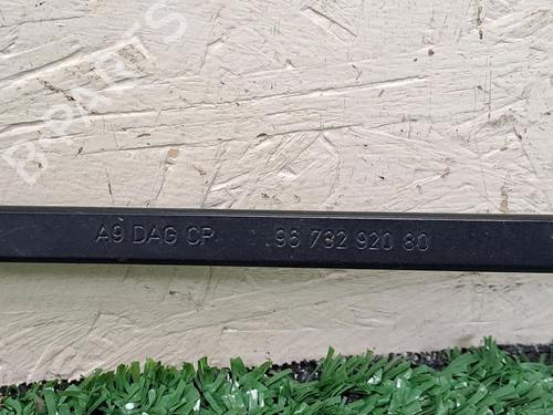 Front windshield wiper arm PEUGEOT 208 I (CA_, CC_) 1.2 PureTech 82 | BP30068412C143 