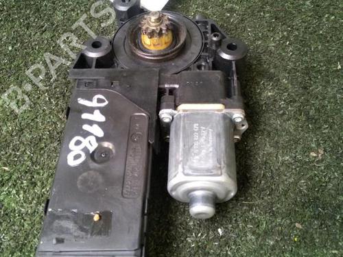Used Left front window motor Left front window motor RENAULT SCÉNIC III (JZ0/1_) 1.5 dCi (106 hp) 30073105 30073105
