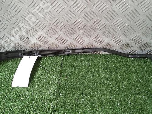 Used Front windshield wiper arm CITROËN C4 II (NC_) 1.2 THP 130 (NCHNYM, NCHNYT) (130 hp) 30071326