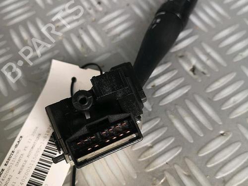 Used Steering column stalk HYUNDAI SANTA FÉ II (CM) 2.2 CRDi 4x4 (155 hp) 30068901