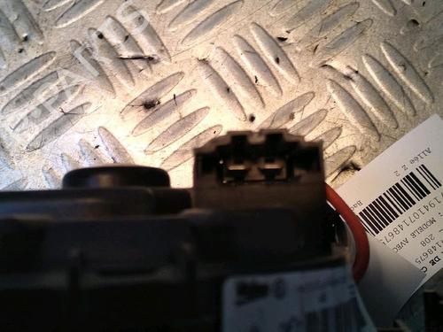 Heater blower motor PEUGEOT 208 I (CA_, CC_) 1.2 VTI 82 | BP30070680M62