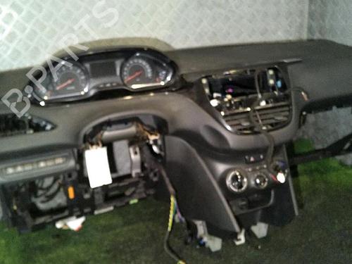 Used Dashboard Dashboard PEUGEOT 208 I (CA_, CC_) 1.2 VTI 82 (82 hp) 30066365 30066365