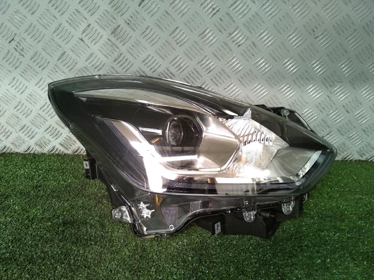 コンバーター Used Right headlight SUZUKI SWIFT V (AZ) 1.2 Hybrid (Mild Hybrid