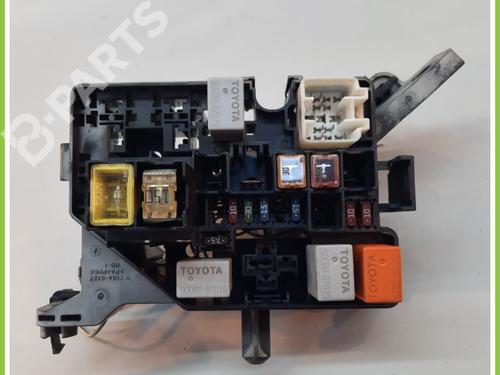 Used Fuse box TOYOTA YARIS (_P1_) 1.0 (SCP10_, SCP10R) (68 hp) 11370697