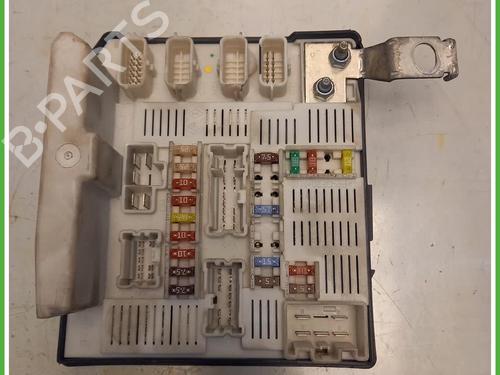 fuse-box-renault-scenic-ii-jm01_-2003-2004-2005-2006-2007-2008-2009-2010-40076499 main image