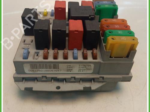 Zekeringkast LANCIA YPSILON (843_) 1.3 D Multijet (843.AXH1A, 843.AXE1A) | BP29563871E1 