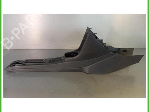 Used Middle console Middle console VW POLO V (6R1, 6C1) 1.6 TDI (90 hp) 40147317 40147317