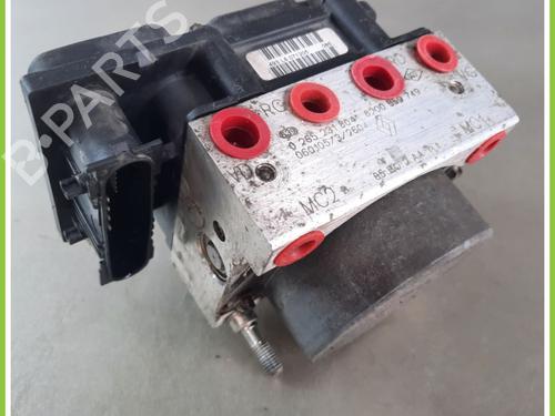 Used ABS pump RENAULT CLIO III (BR0/1, CR0/1) 1.5 dCi (BR17, CR17) (86 hp) 13235149
