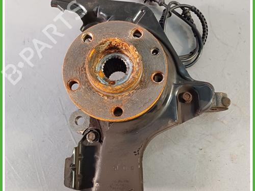 Used Left front steering knuckle FIAT 500L (351_, 352_) 1.4 (199LYB1B) (95 hp) 26377559