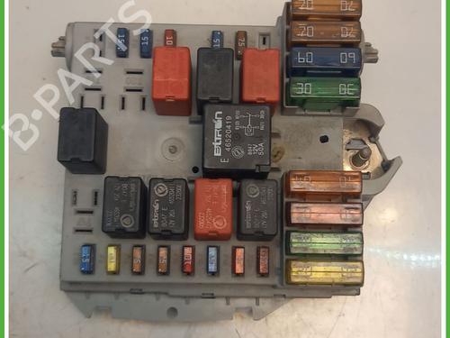 Used Fuse box LANCIA YPSILON (843_) 1.2 (843.AXA1A) (60 hp) 30198182