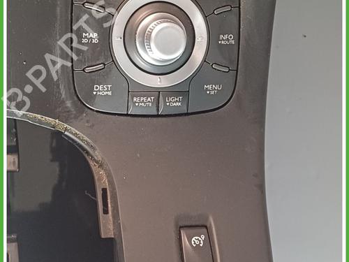 Armrest / Center console RENAULT MEGANE III Grandtour (KZ0/1) 1.5 dCi (KZ09, KZ0D, KZ1G, KZ29, KZ14, KZ1W, KZ10, KZ1F,... | BP17557281I20 