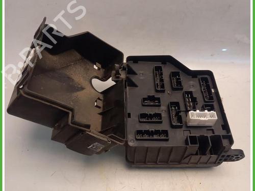Used Fuse box Fuse box HYUNDAI SANTA FÉ I (SM) 2.0 CRDi 4x4 (113 hp) 40073276 40073276