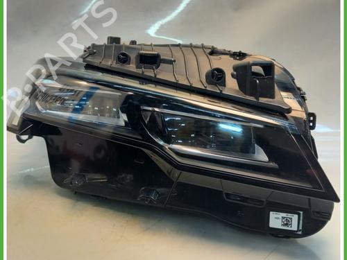 Faro destro PEUGEOT 408 II (FP_, F3_, FM_) Hybrid 225 (F3DGYT) (224 hp) 30813040