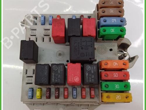Used Fuse box Fuse box LANCIA YPSILON (843_) 1.2 (843.AXB1A) (80 hp) 40140292 40140292