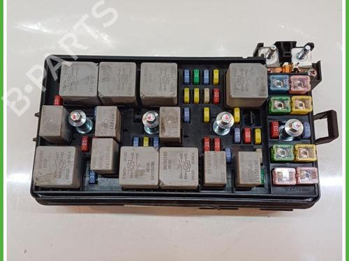 Used Fuse box Fuse box CHEVROLET EPICA (KL1_) 2.0 D (150 hp) 40137898 40137898