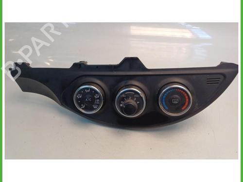 Used Climate control Climate control TOYOTA YARIS (_P13_) 1.5 (NSP131_) (112 hp) 40145390 40145390