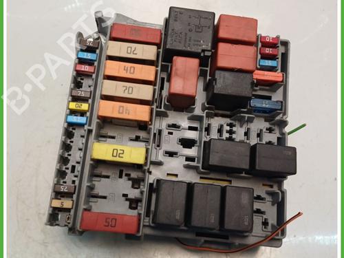 Used Fuse box LANCIA DELTA III (844_) 1.4 Bifuel (844.AXA1A) (120 hp) 31012997
