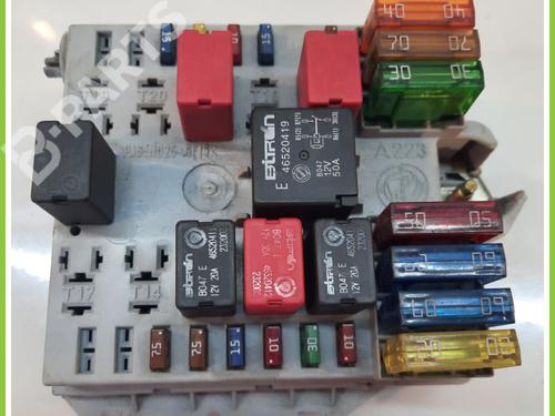 Used Fuse box FIAT PUNTO (188_) 1.2 60 (188.030, .050, .130, .150, .230, .250) (60 hp) 11817806