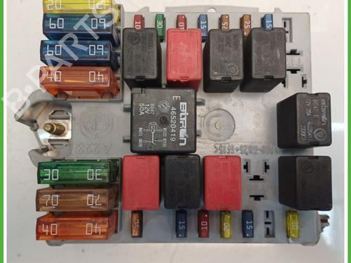 Boîte à Fusibles FIAT PUNTO (188_) 1.3 JTD 16V (70 hp) 29148267
