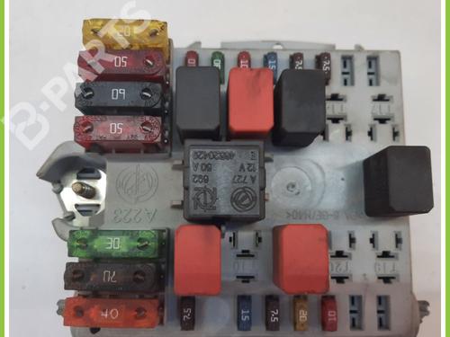 Used Fuse box FIAT PUNTO (188_) 1.2 60 (188.030, .050, .130, .150, .230, .250) (60 hp) 11370574