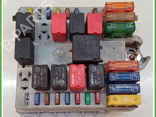 Used Fuse box FIAT PUNTO (188_) 1.3 JTD 16V (70 hp) 15942637