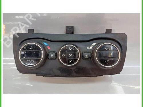 climate-control-fiat-tipo-hatchback-356_-357_-2016-40142238 main image