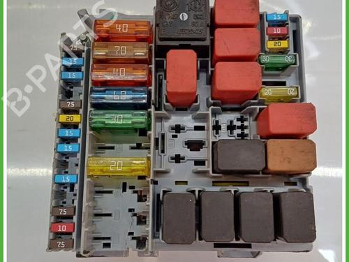 Used Fuse box Fuse box FIAT PANDA (169_) 1.2 Natural Power (169.AXB1A) (60 hp) 40140238 40140238