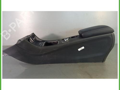 Used Armrest / Center console MERCEDES-BENZ A-CLASS (W176) A 180 (176.042) (122 hp) 29422091