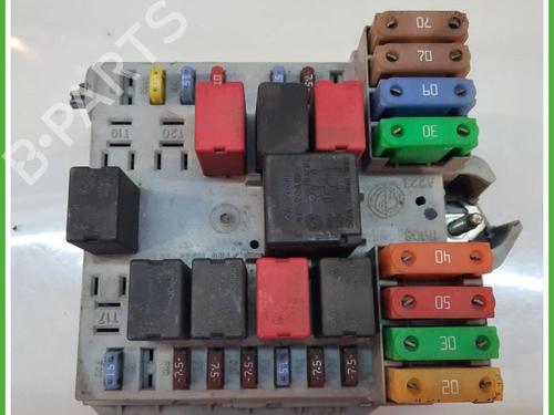 Used Fuse box Fuse box LANCIA LYBRA (839_) 2.4 JTD (839AXE1A) (135 hp) 40132999 40132999